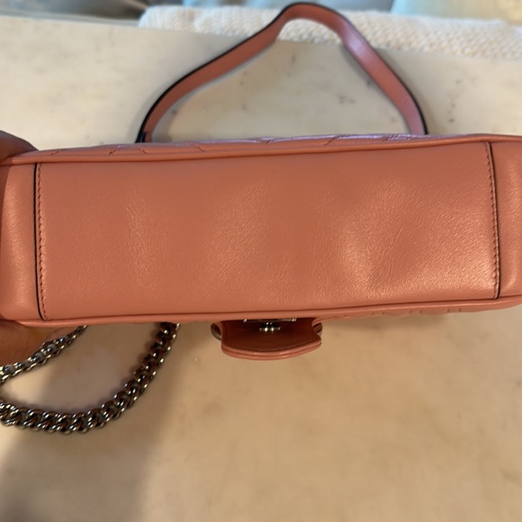 SOLD! Gucci Marmont Bag Small - Picture 3 of 7